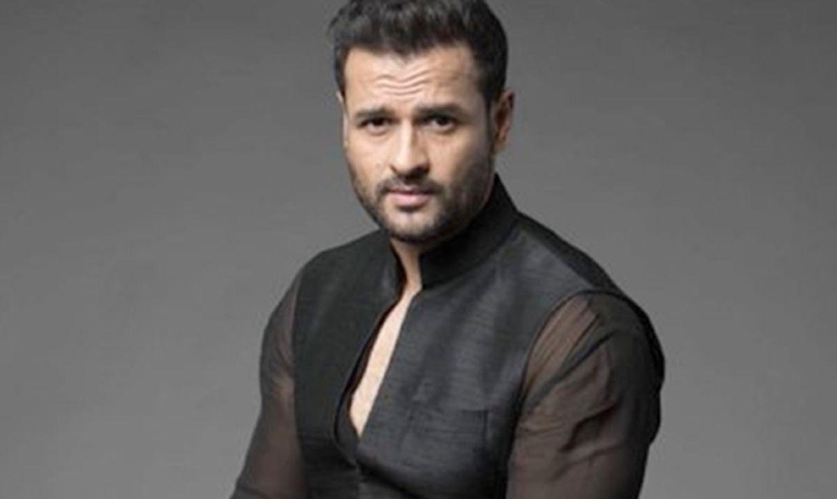 Actor-Rohit-Roy-lost-16-kilos-in-25-days | अभिनेता रोहित रॉय ने 25 ...